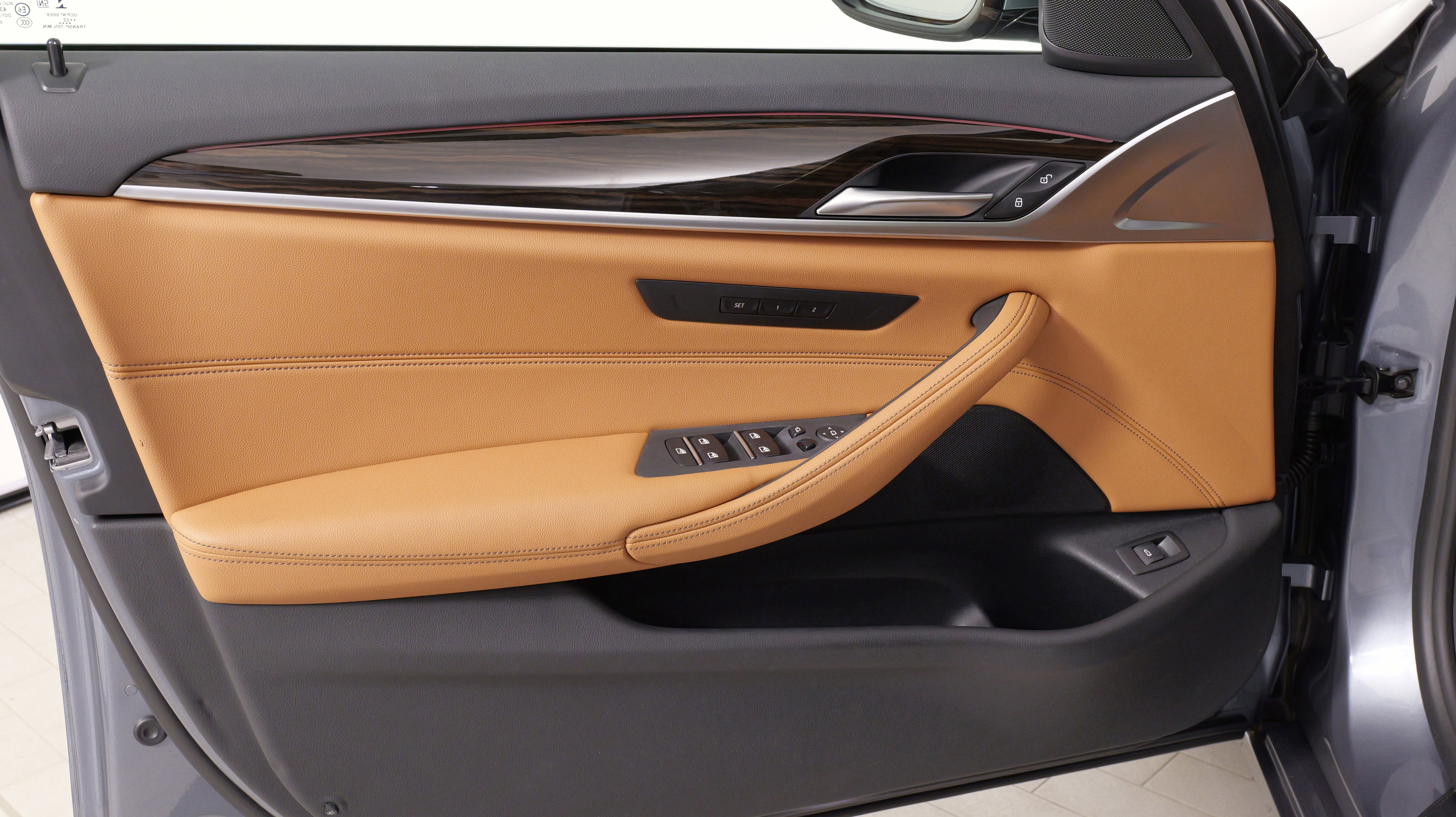 Used 2022 BMW 530i xDrive w/ Convenience Package image 25