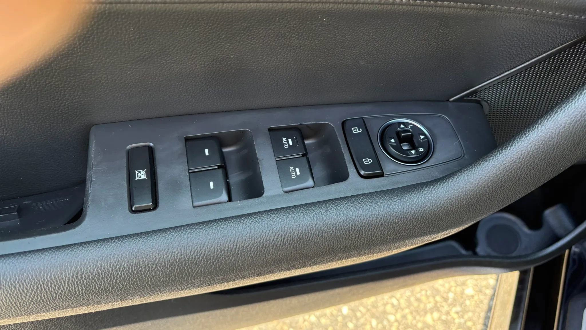 Used 2016 Hyundai Sonata Limited w/ Option Group 04 image 15