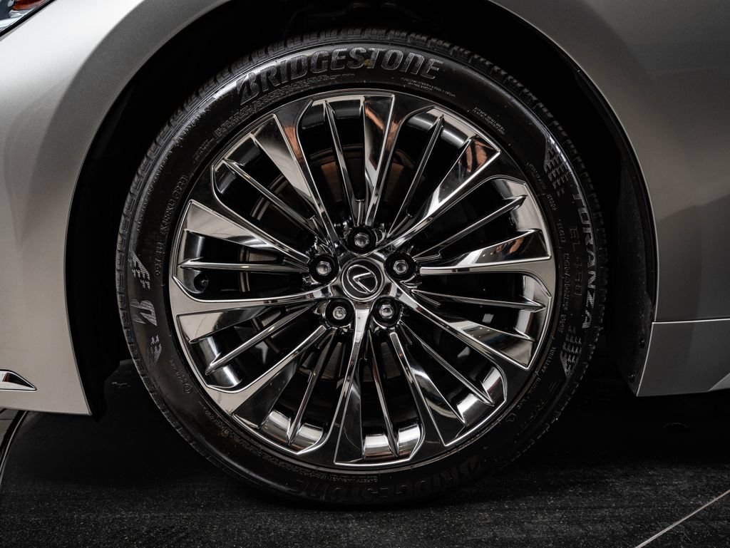 Certified 2023 Lexus LS 500 AWD w/ Interior Upgrade Package image 13