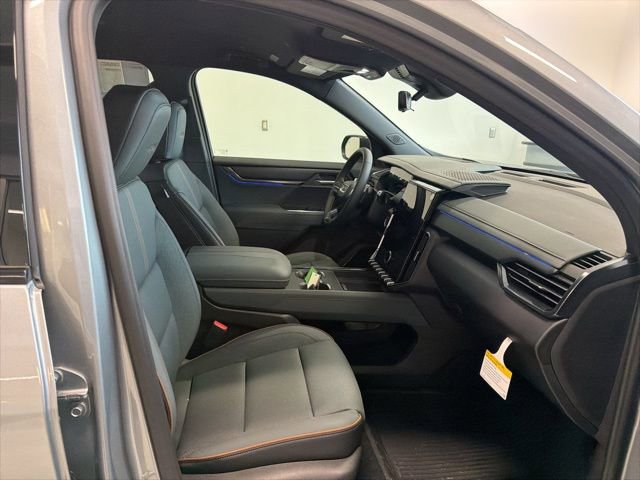 New 2026 GMC Acadia AT4 w/ Luxury Package image 25