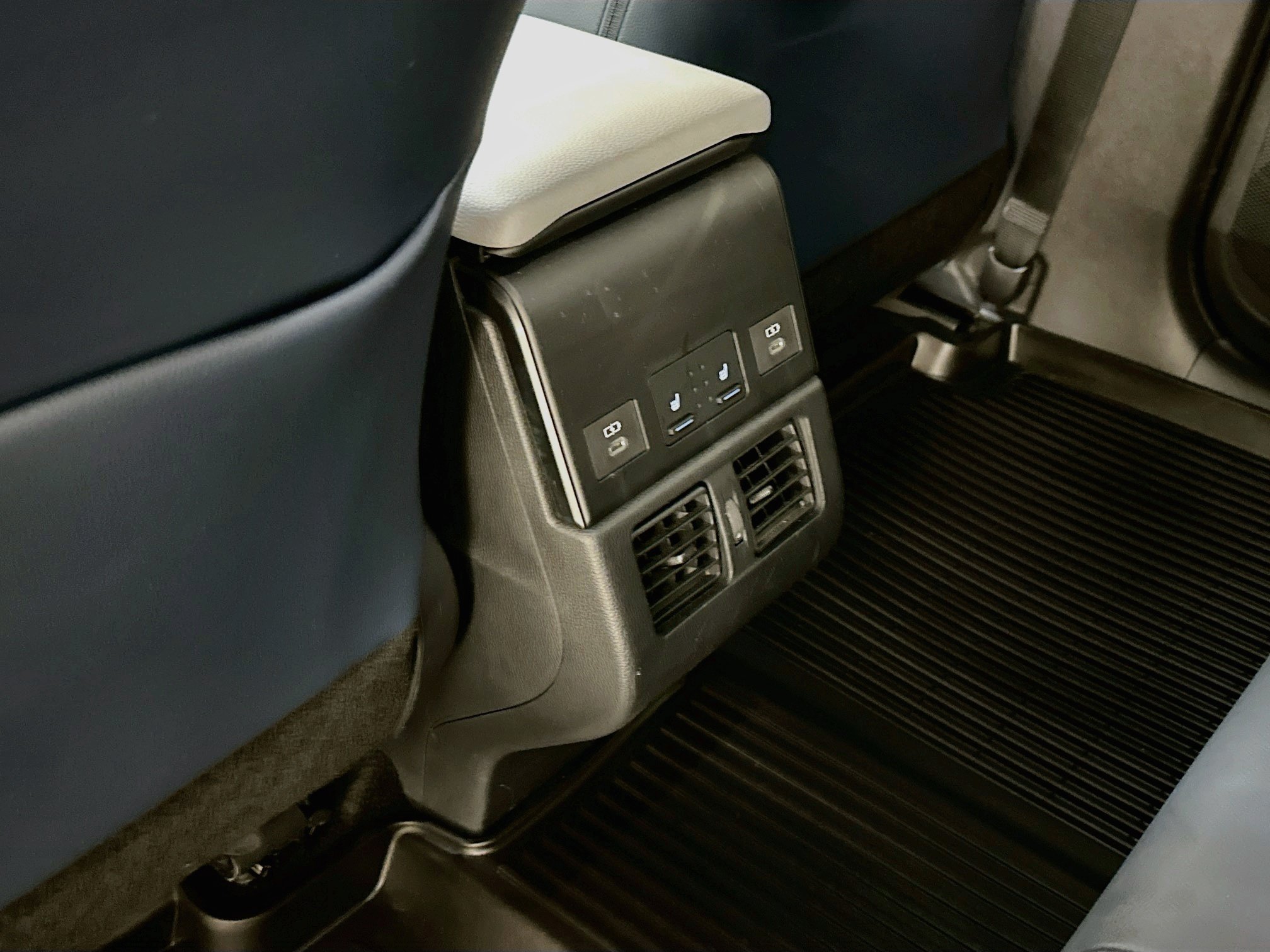 Used 2023 Subaru Solterra AWD image 28