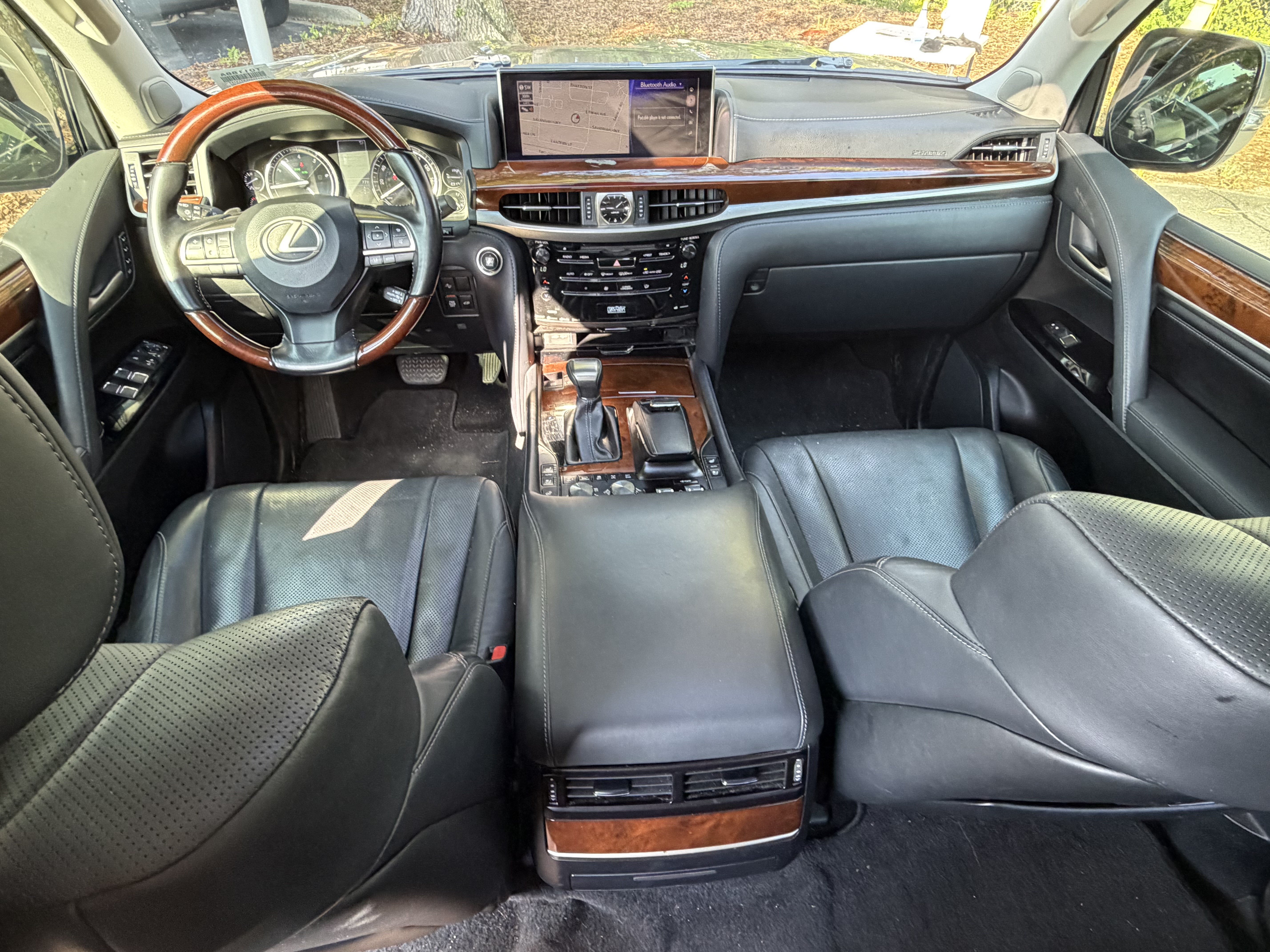 Used 2020 Lexus LX 570 4WD w/ Luxury Package image 36