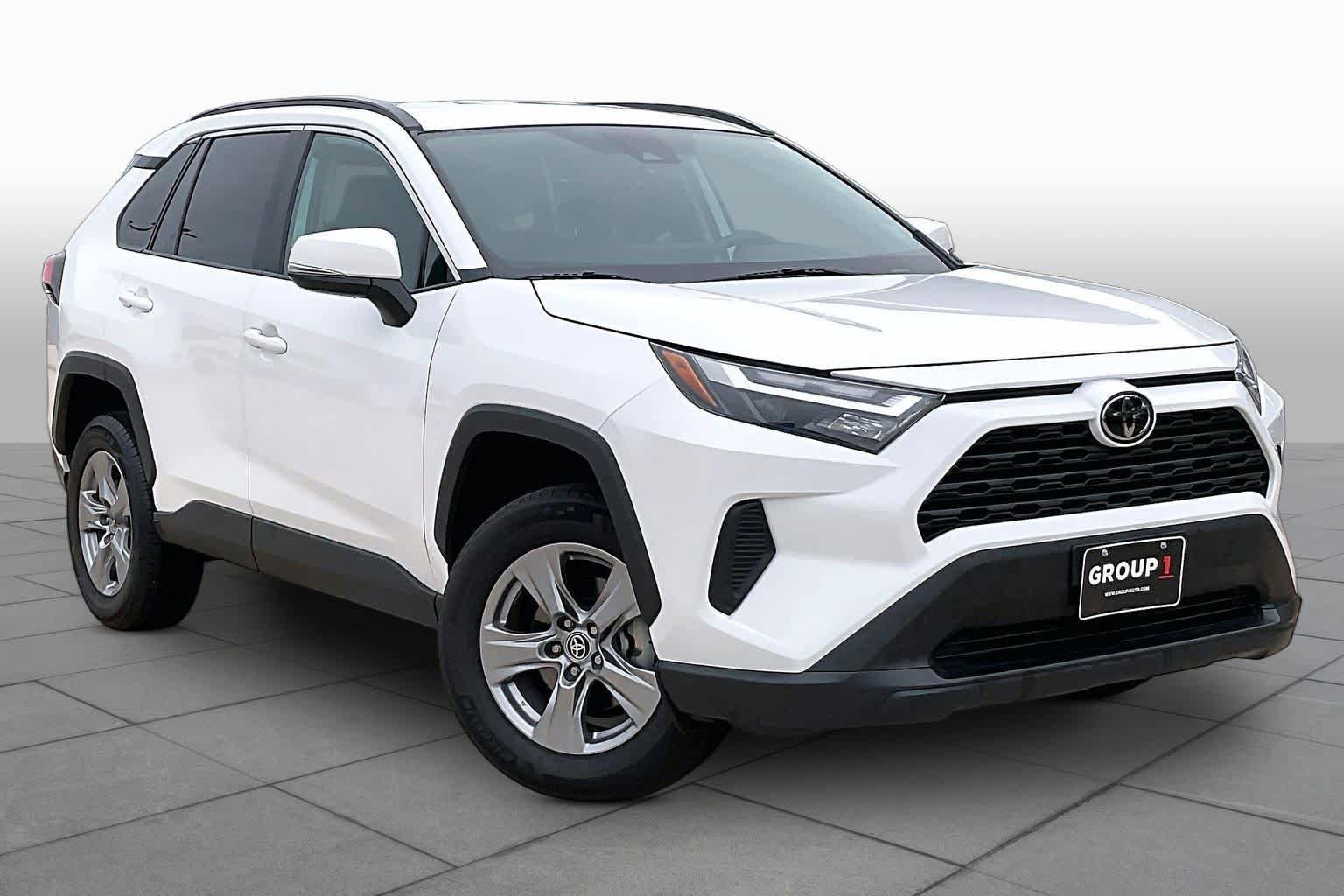 Used 2024 Toyota RAV4 XLE FWD image 3