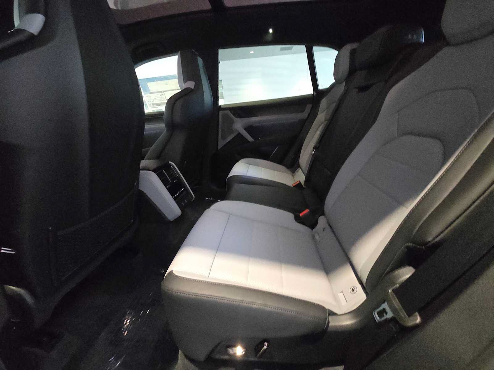 New 2026 Porsche Cayenne Turbo Electric AWD/4WD image 17