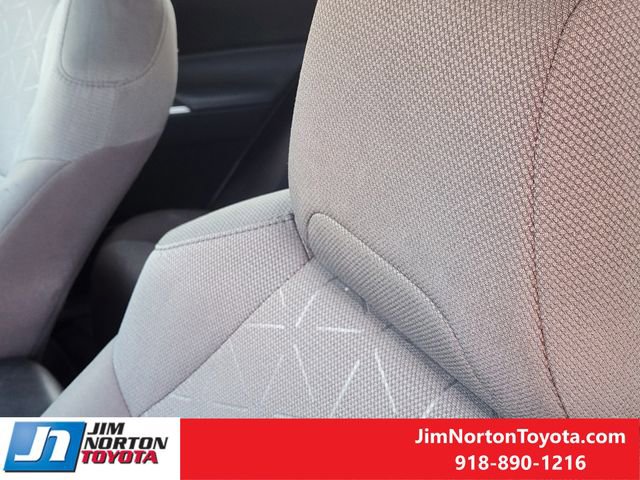 Used 2022 Toyota RAV4 XLE image 15