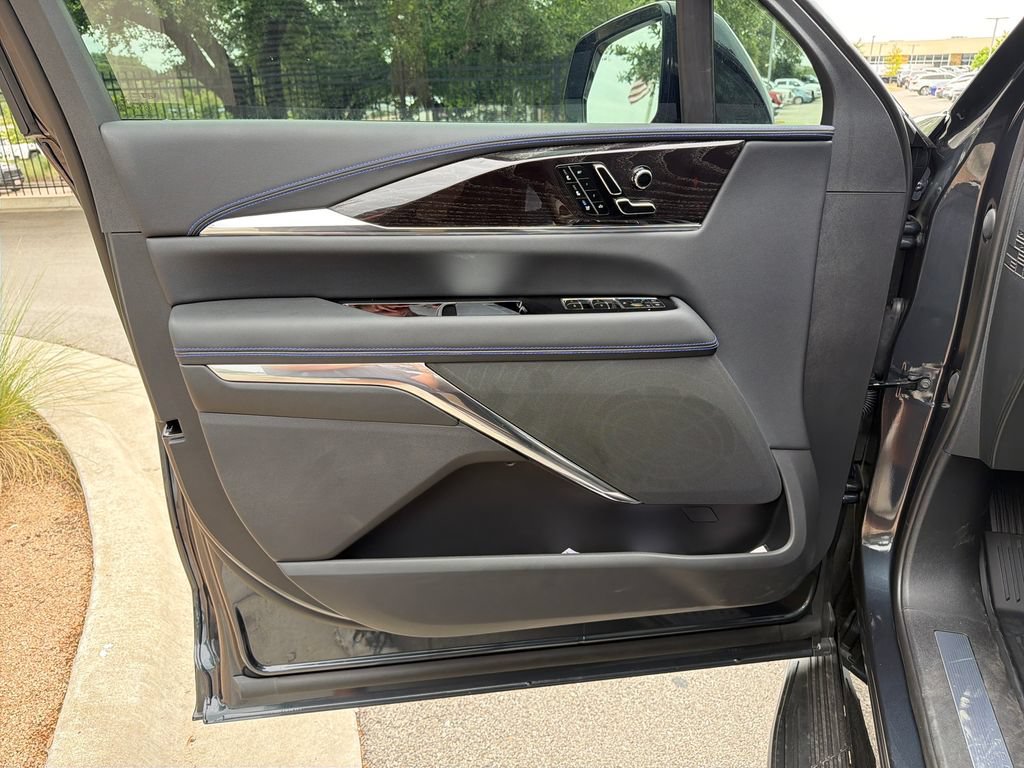 New 2026 Cadillac Escalade IQL Sport 1 w/ LPO, Floor Liner Package AWD/4WD image 20