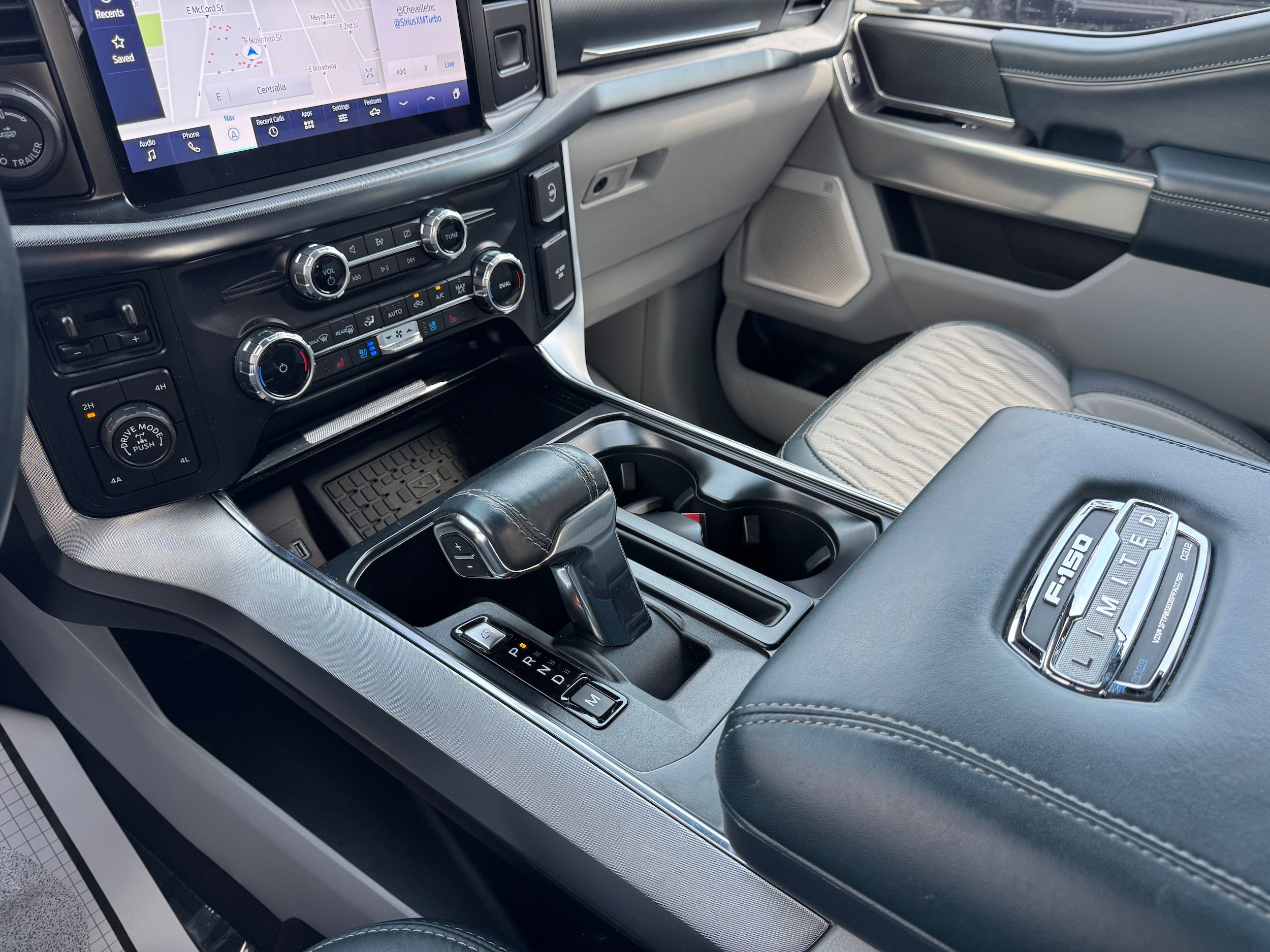 Used 2023 Ford F150 Limited image 23