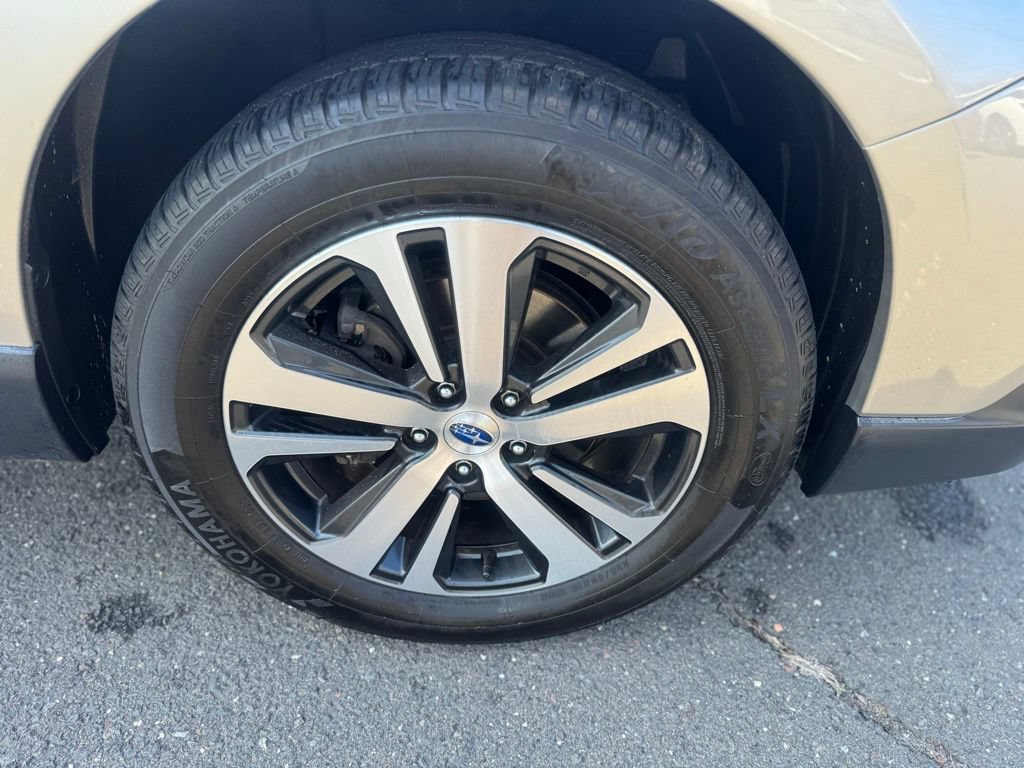 Used 2018 Subaru Outback 3.6R Limited AWD/4WD image 9