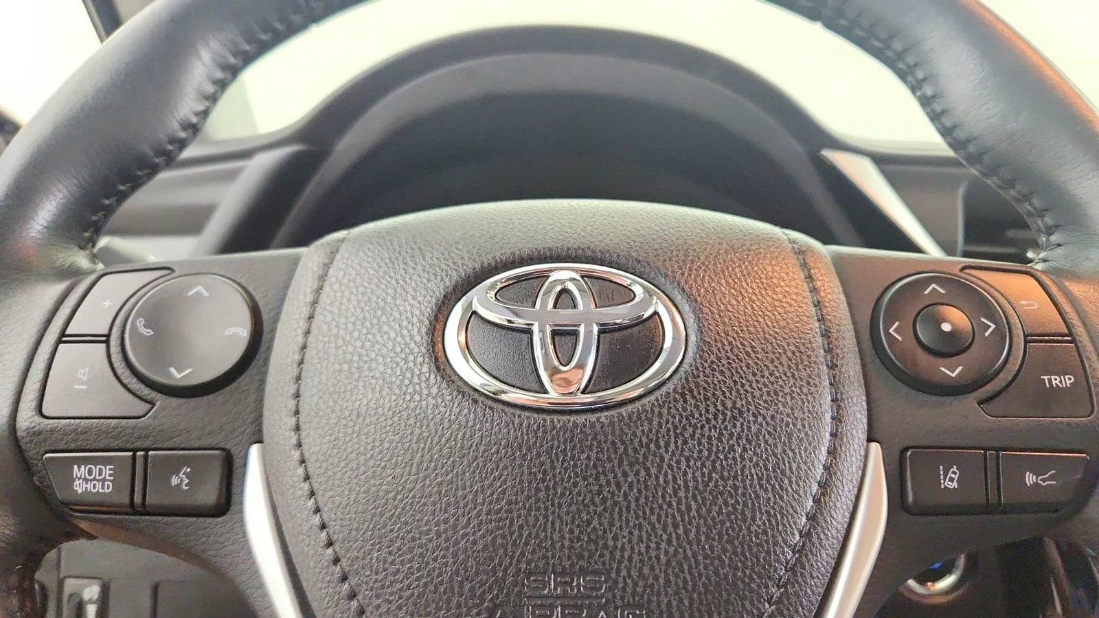 Used 2018 Toyota Corolla SE w/ SE Premium Package FWD image 18