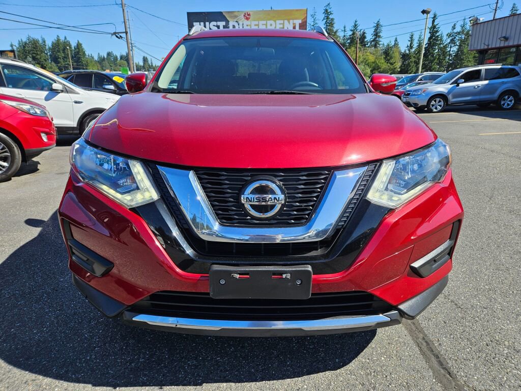 Used 2018 Nissan Rogue SV image 2