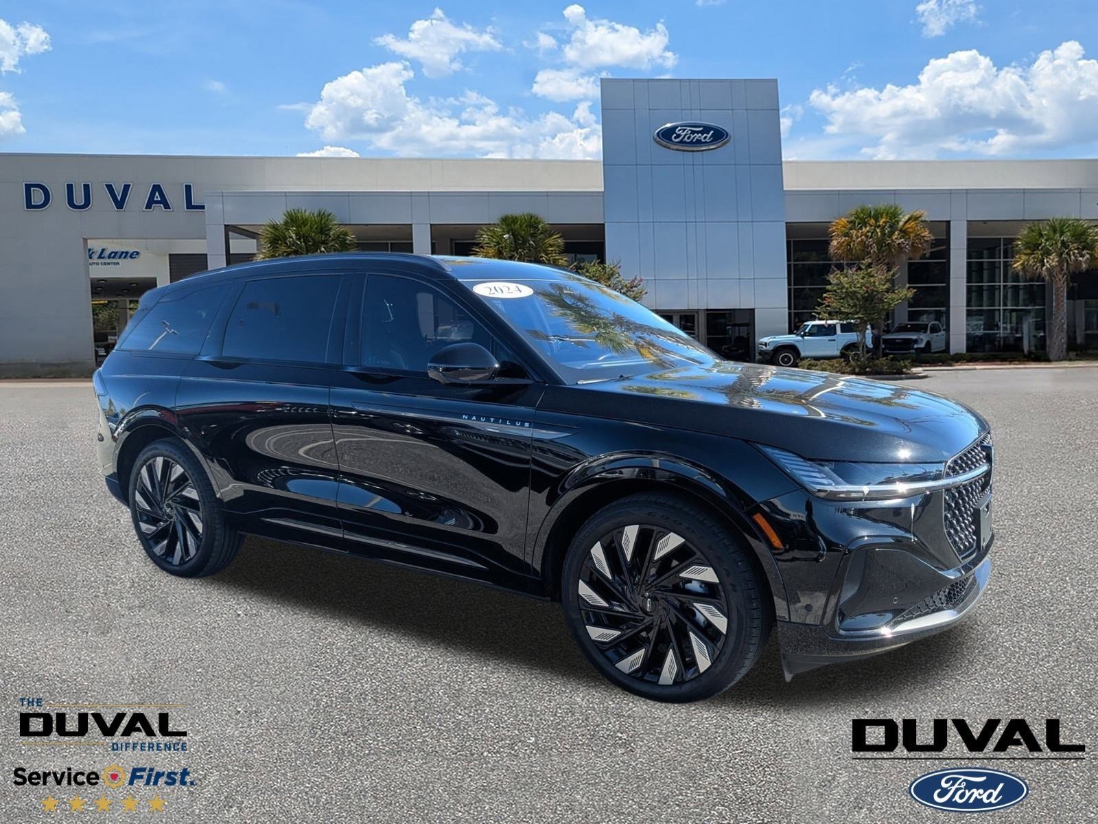 Used 2024 Lincoln Nautilus Reserve w/ Jet Appearance Package (87T) image 1