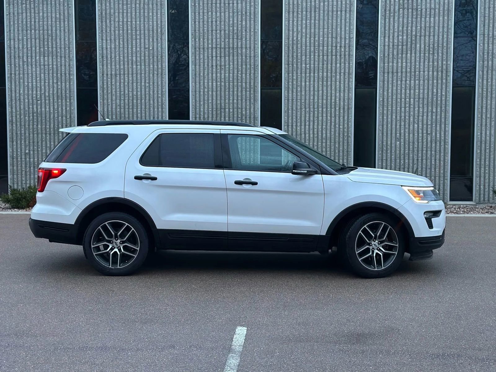 Used 2018 Ford Explorer Sport w/ Equipment Group 401A image 12