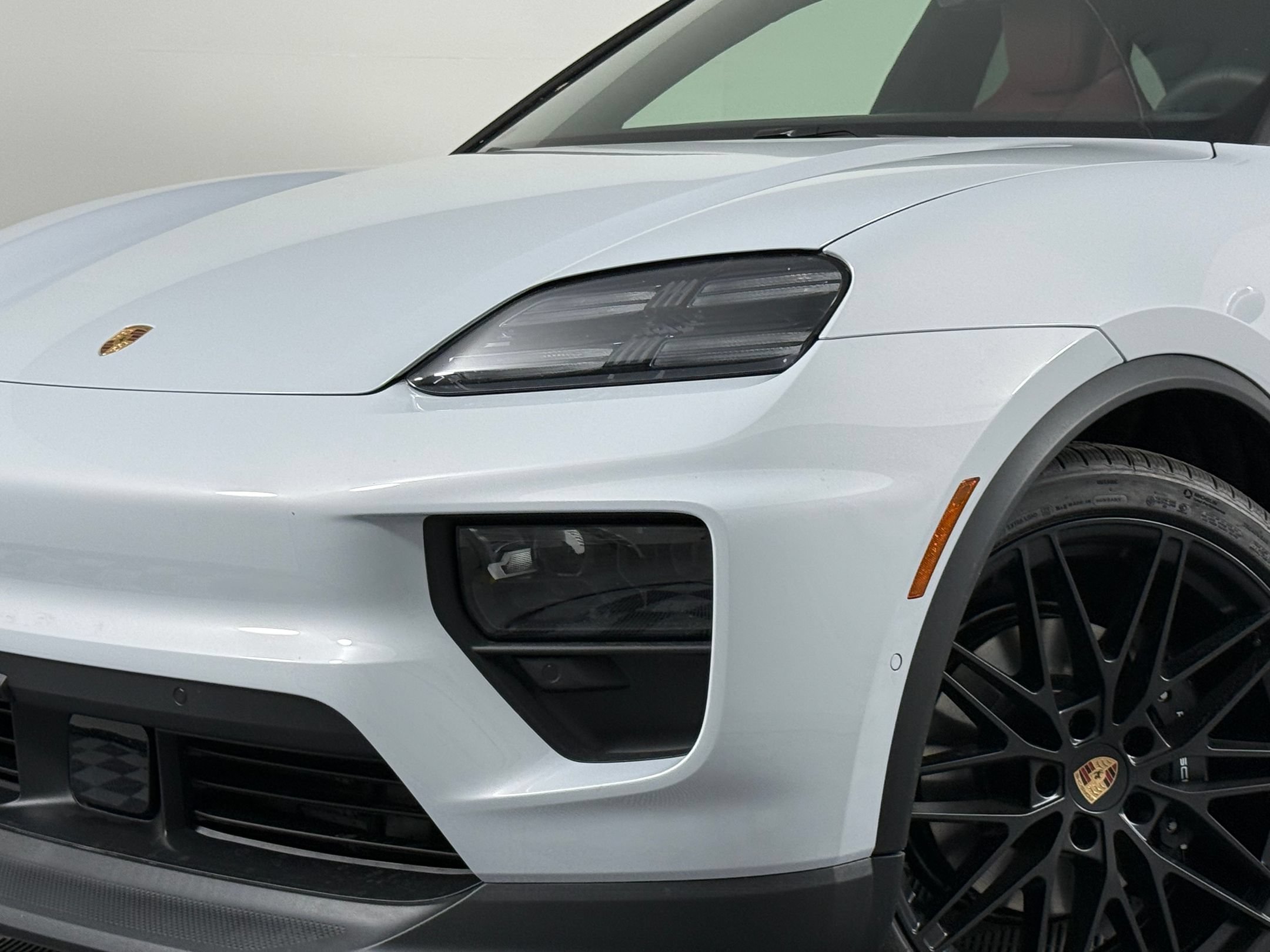 Certified 2026 Porsche Macan Electric RWD image 11