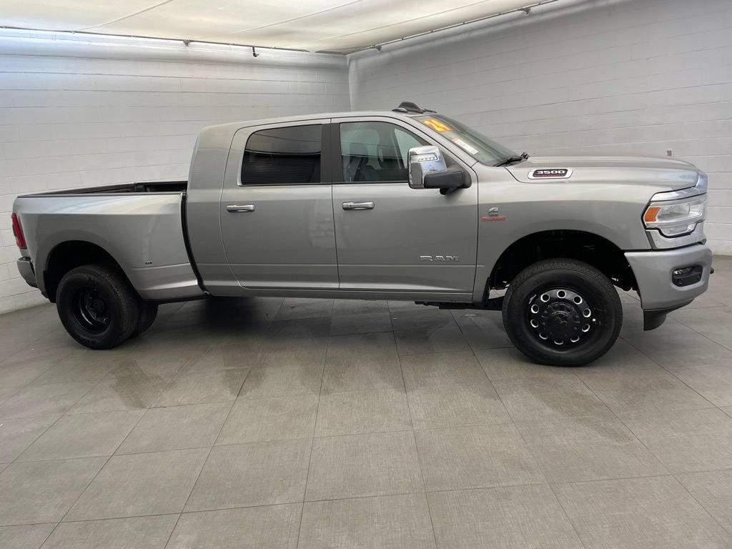 Certified 2024 RAM 3500 Laramie w/ Towing Technology Group AWD/4WD image 7