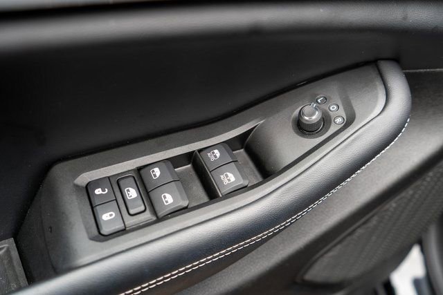 Used 2024 Jeep Grand Cherokee Limited AWD/4WD image 21