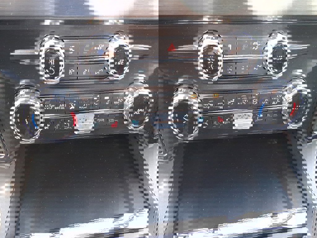 New 2026 Ford F250 Lariat w/ Lariat Ultimate Package image 14