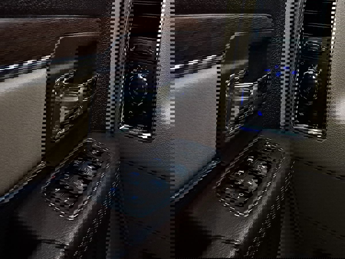 Used 2018 RAM 1500 Laramie w/ Convenience Group image 8