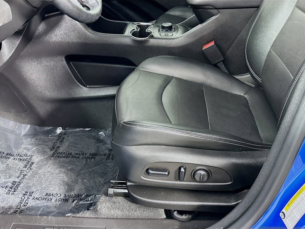 Used 2024 GMC Terrain SLT image 27