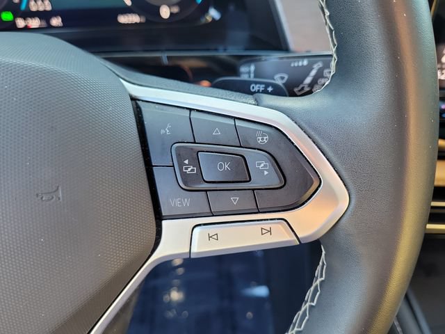 Certified 2024 Volkswagen Atlas Cross Sport SE FWD image 21