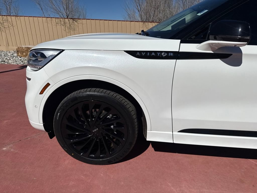 Certified 2023 Lincoln Aviator Reserve w/ Equipment Group 201A AWD/4WD image 35