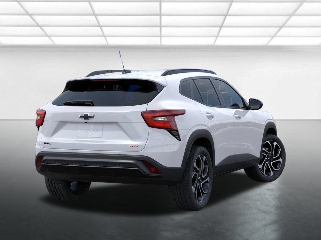 New 2026 Chevrolet Trax RS w/ Sunroof Package FWD image 4