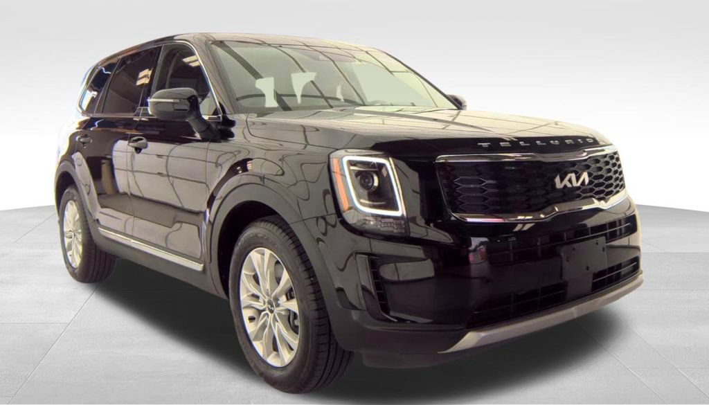 Used 2022 Kia Telluride LX AWD/4WD image 3