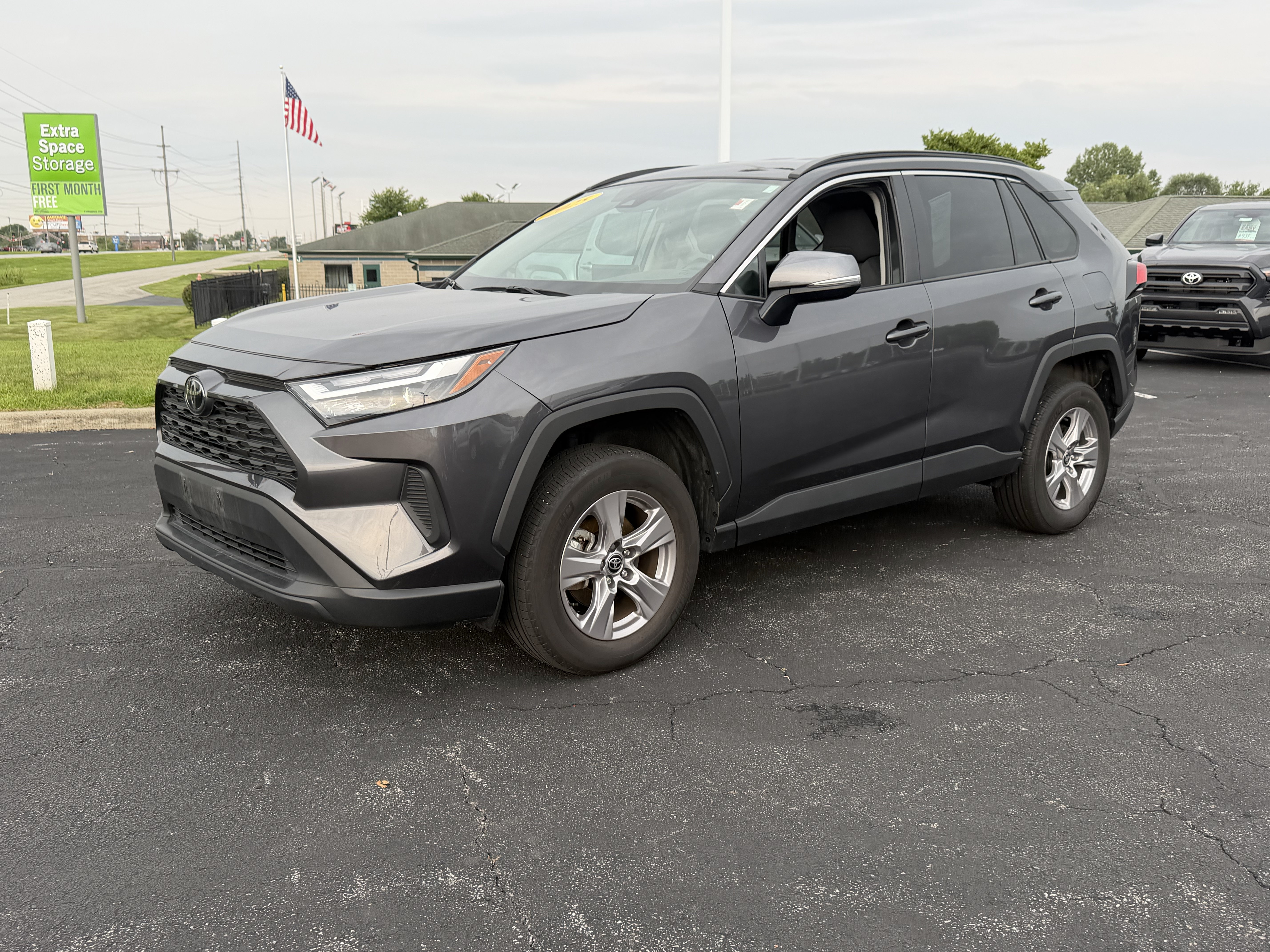 Used 2025 Toyota RAV4 XLE FWD image 5