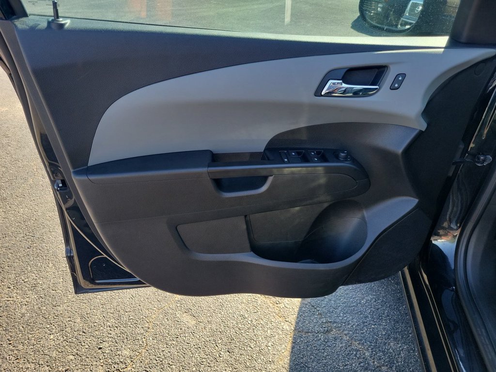 Used 2019 Chevrolet Sonic LT FWD image 20
