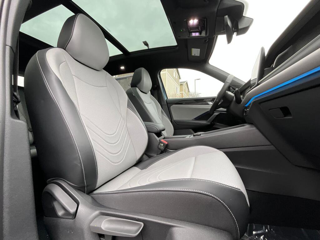 New 2026 Volkswagen Tiguan SE R-Line image 12