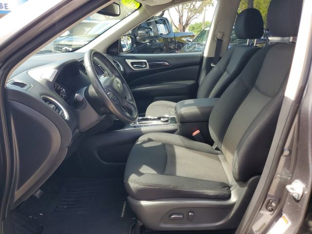 Used 2018 Nissan Pathfinder SV w/ SV Tech Package image 16