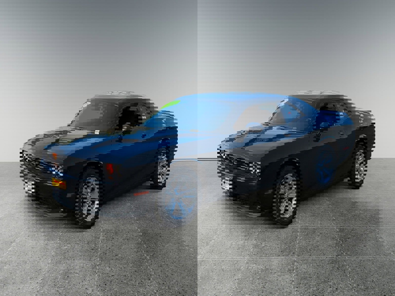 Used 2023 Dodge Challenger SXT image 2