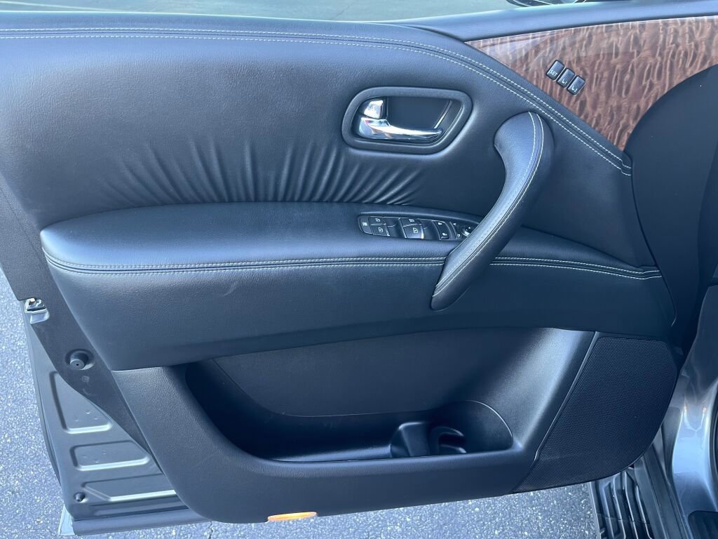 Used 2017 Nissan Armada Platinum image 11