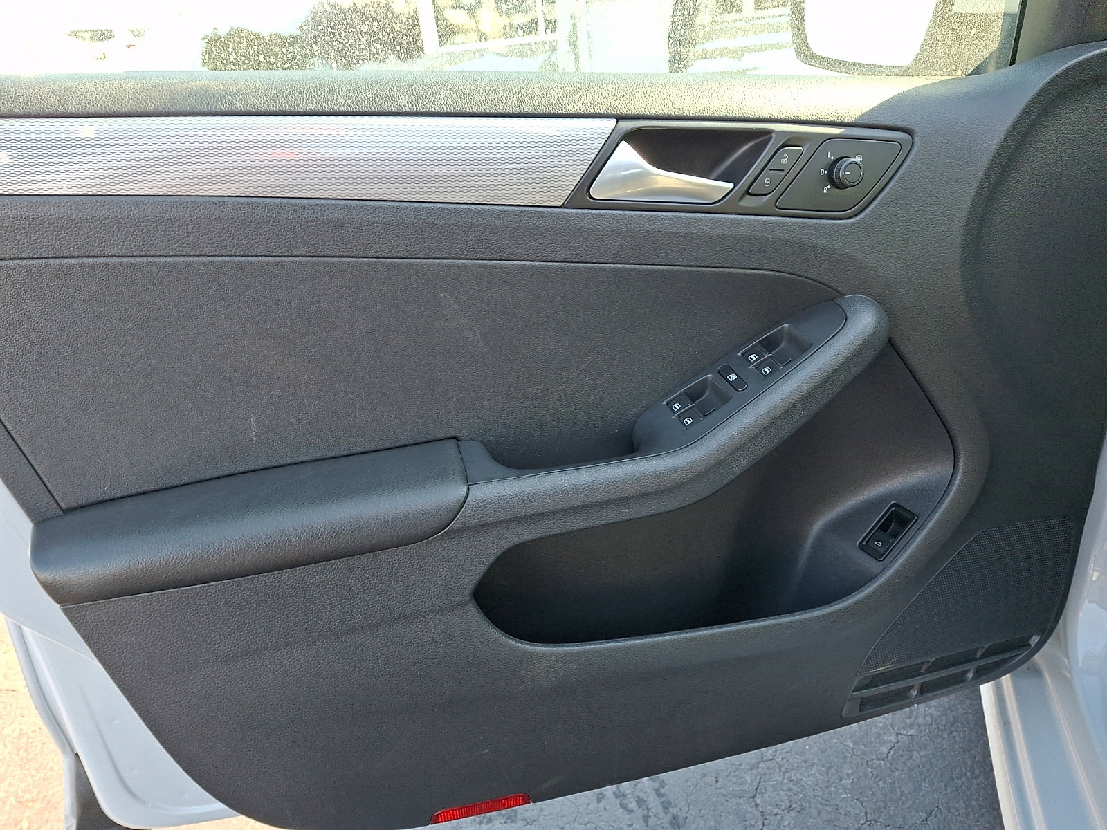 Used 2017 Volkswagen Jetta S image 12