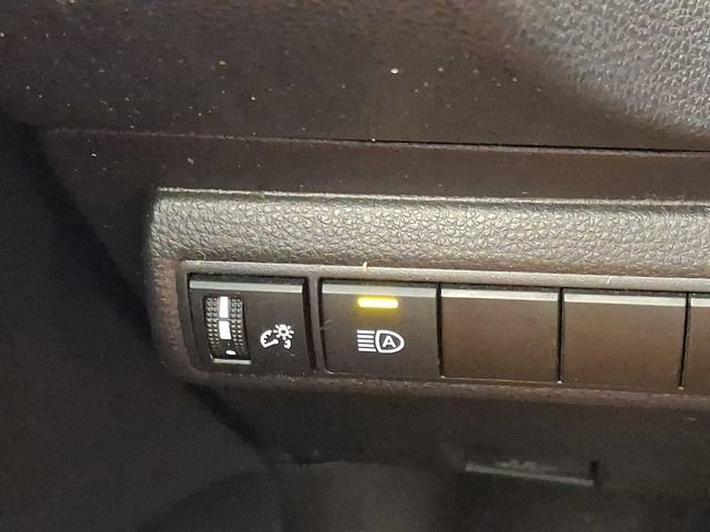 Used 2025 Toyota Corolla LE FWD image 32