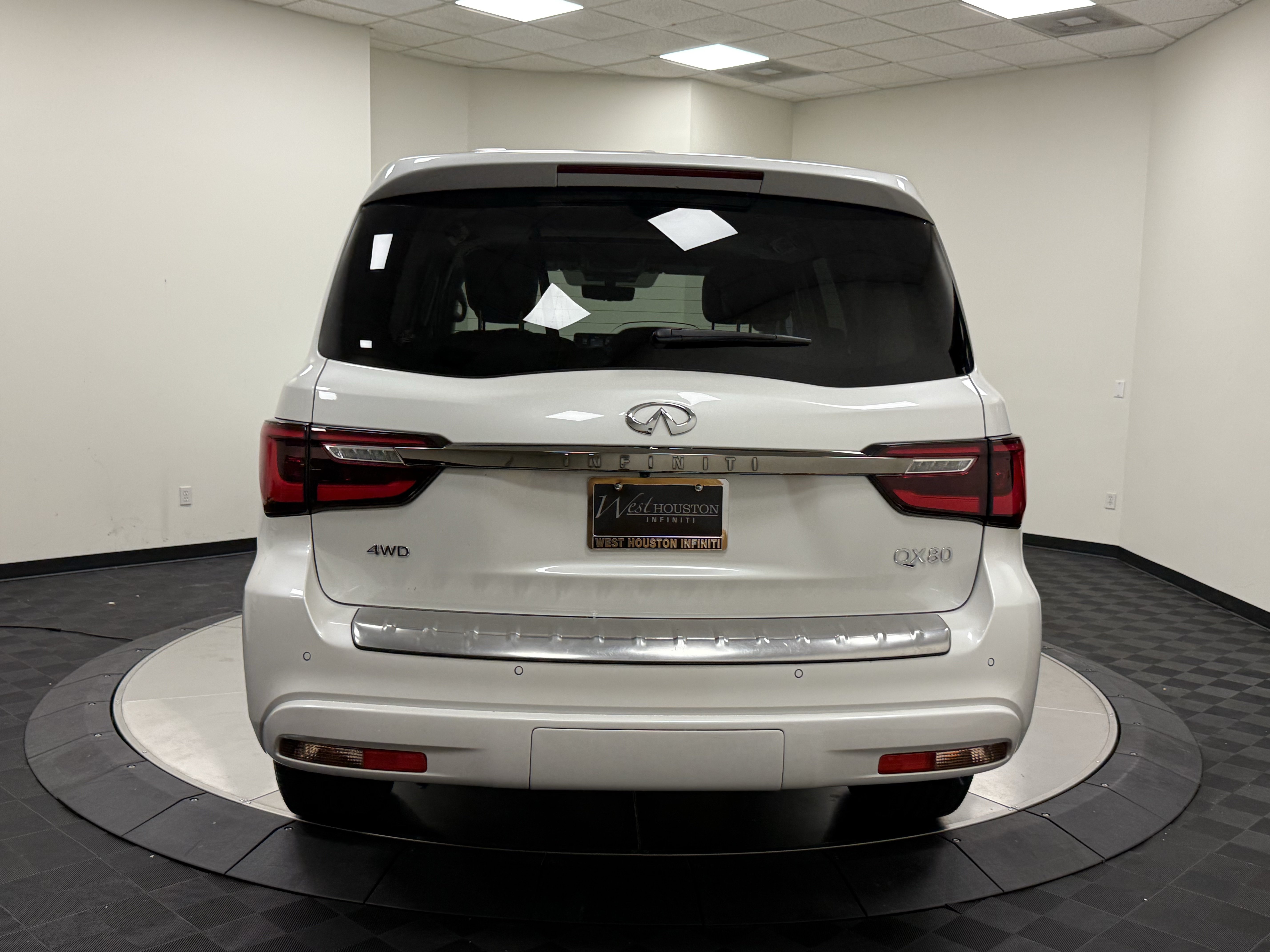 Certified 2023 INFINITI QX80 Premium Select w/ Cargo Package AWD/4WD image 6