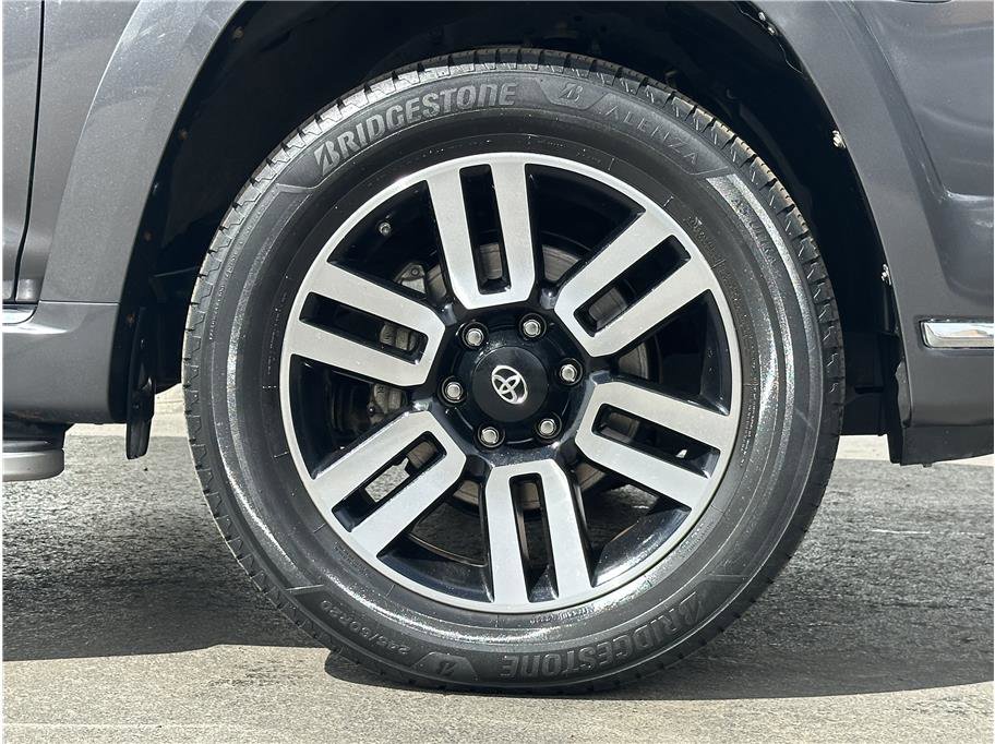 Used 2015 Toyota 4Runner Limited AWD/4WD image 32