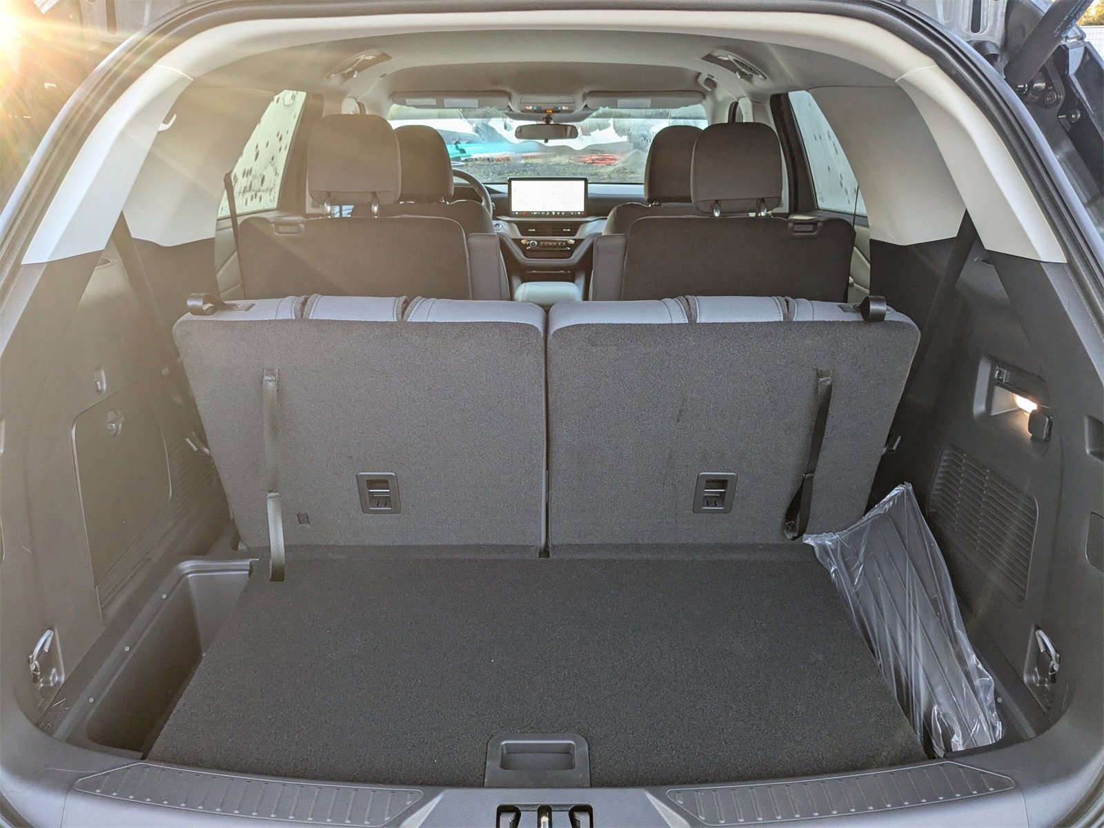 New 2025 Ford Explorer Active image 13