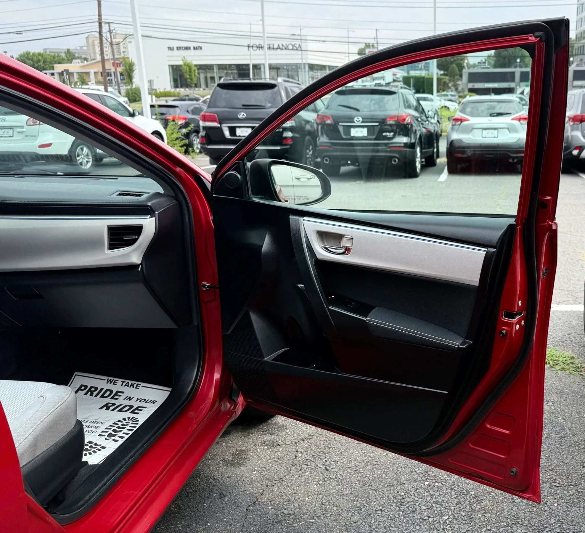 Used 2015 Toyota Corolla LE FWD image 30