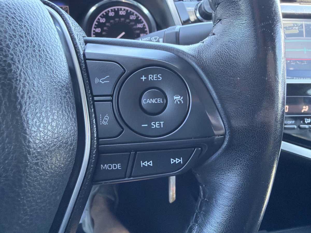 Used 2019 Toyota Camry SE FWD image 24