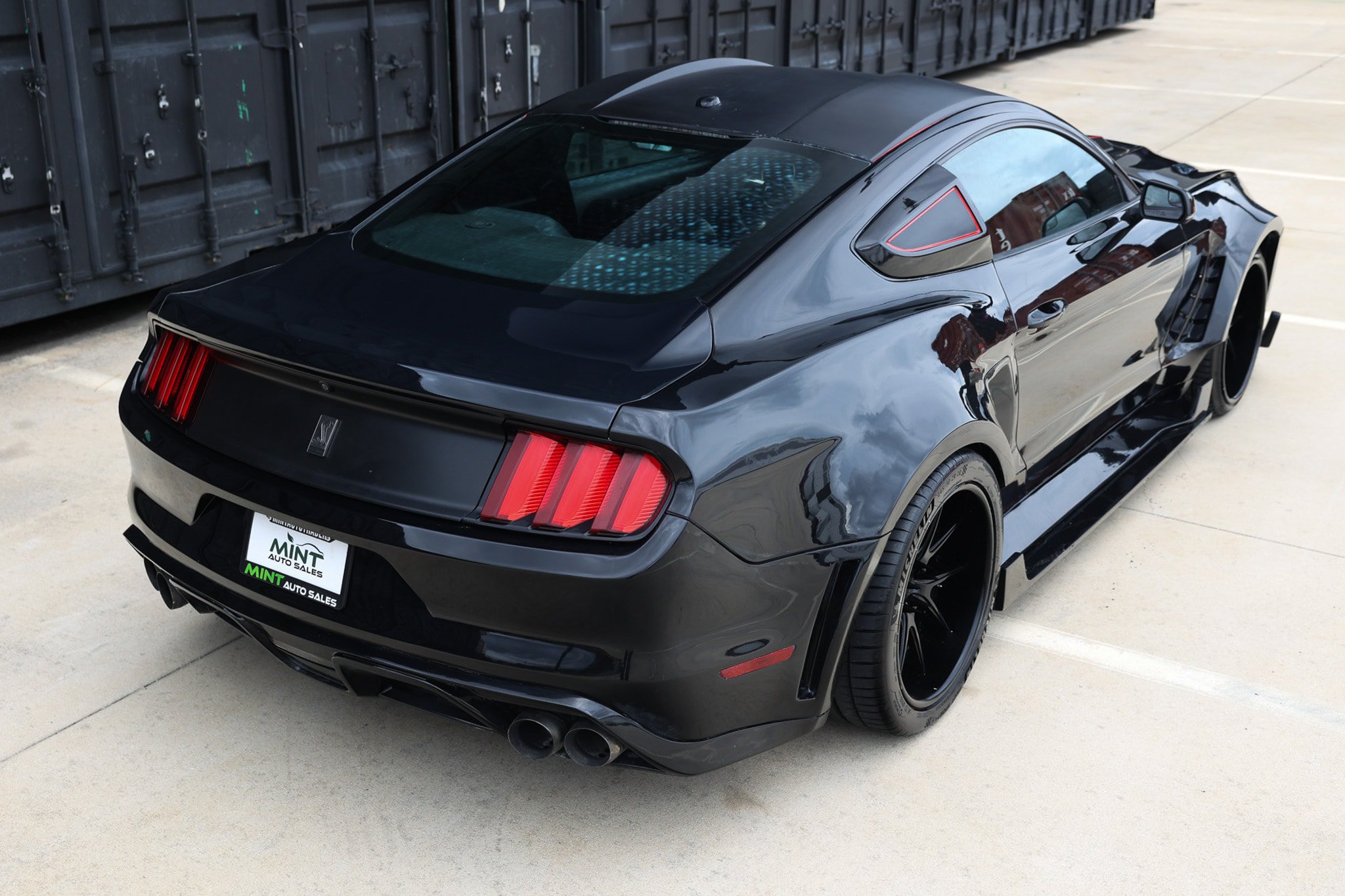 Used 2016 Ford Mustang Shelby GT350 w/ Technology Package RWD image 15