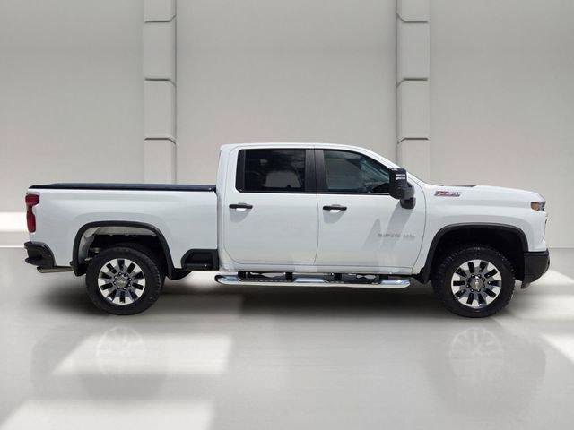 Used 2025 Chevrolet Silverado 2500 Custom AWD/4WD image 6