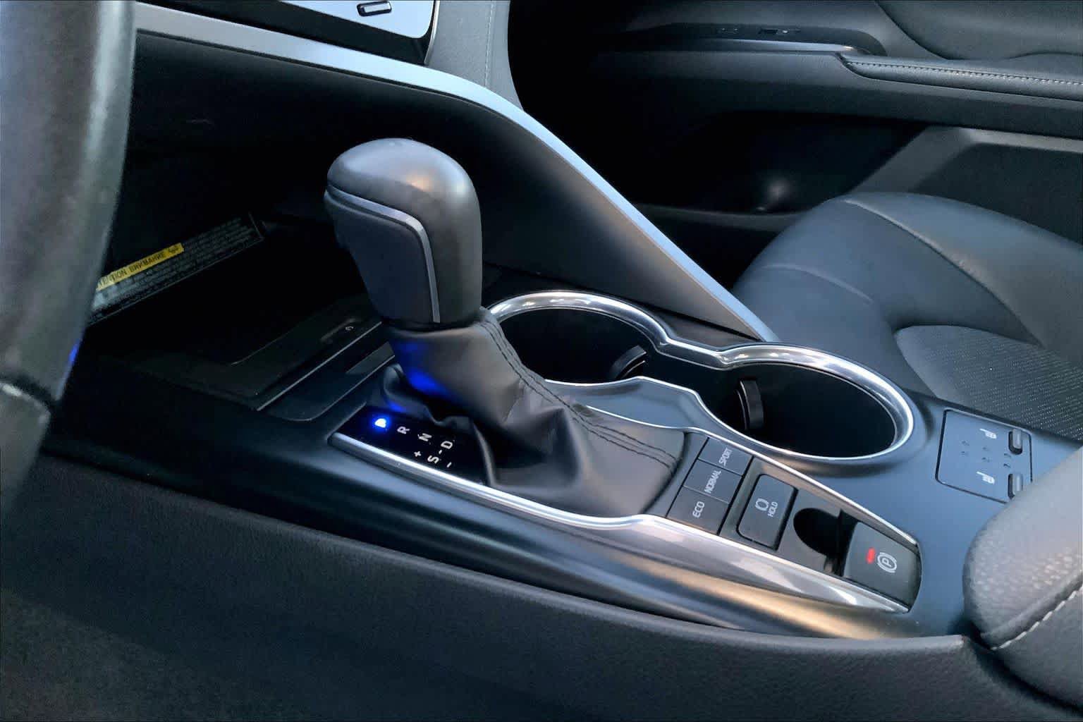 Used 2019 Toyota Camry XSE FWD image 16