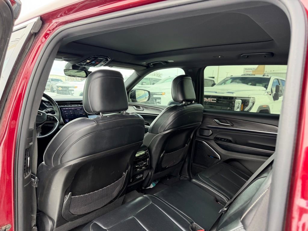 Used 2022 Jeep Grand Cherokee L Overland w/ MOPAR Finishing Package image 4