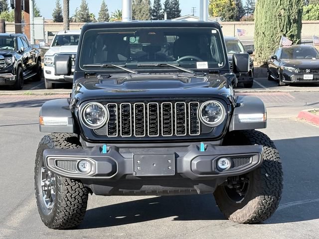 Used 2025 Jeep Wrangler Unlimited Rubicon 4xe w/ Convenience Group AWD/4WD image 3
