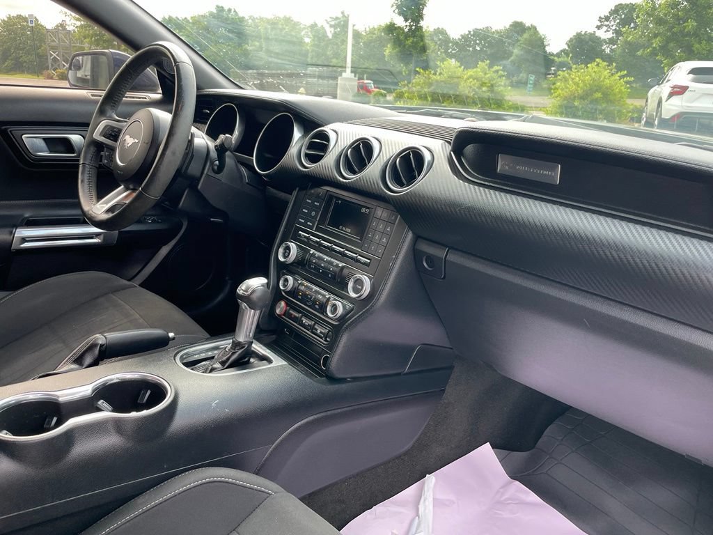Used 2018 Ford Mustang Coupe RWD image 23