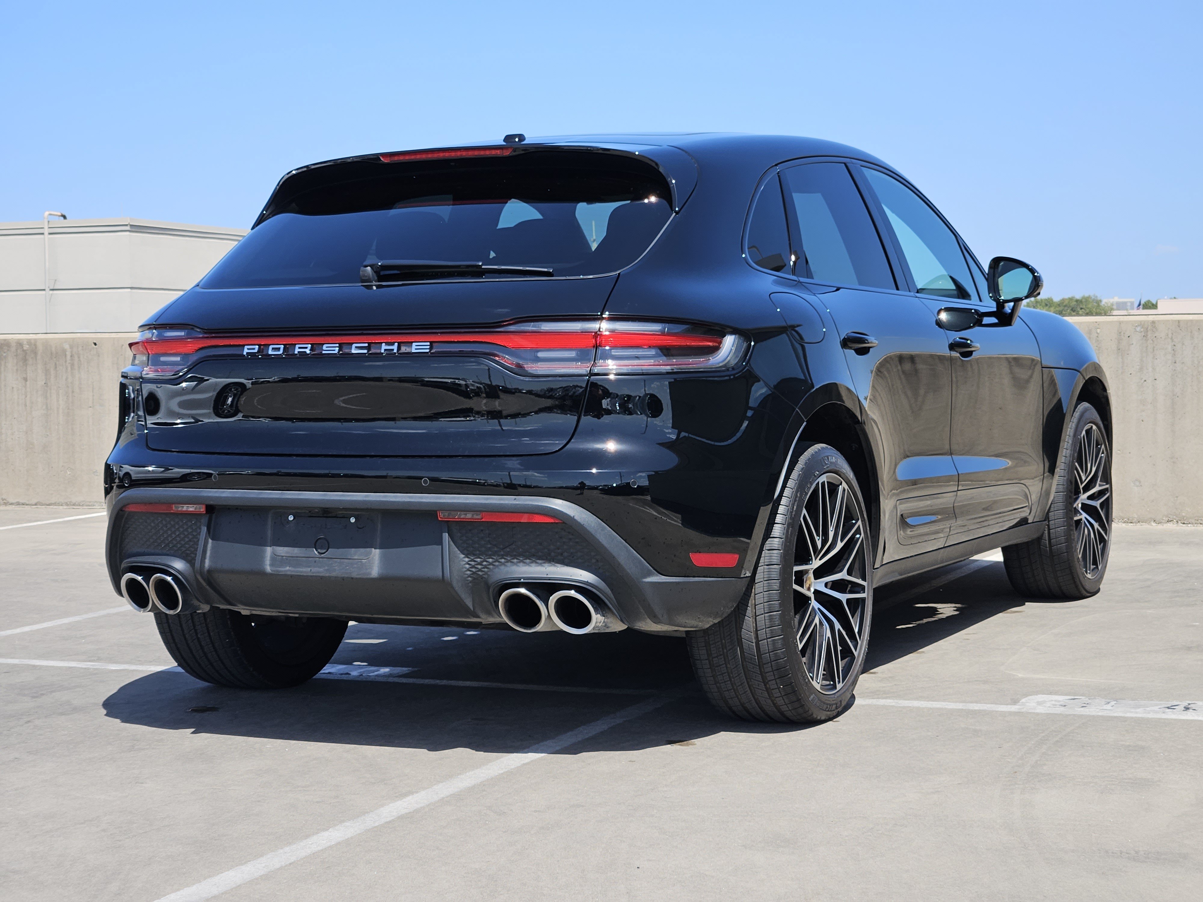 Certified 2024 Porsche Macan S AWD/4WD image 8