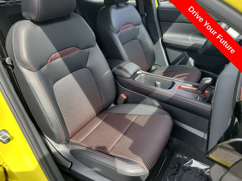 Used 2025 Nissan Kicks SR AWD/4WD image 21