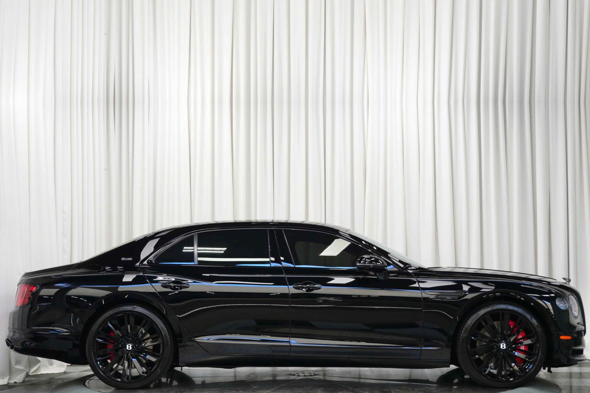 Used 2024 Bentley Flying Spur W12 image 2