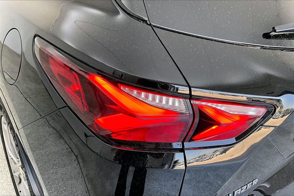 Used 2019 Chevrolet Blazer Premier w/ Sun and Wheels Package FWD image 37