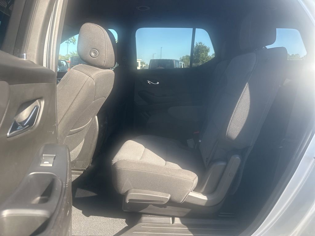 Used 2022 Chevrolet Traverse LT image 12
